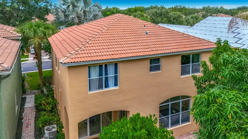 6657 LURAIS DRIVE Lake Worth, FL 33463