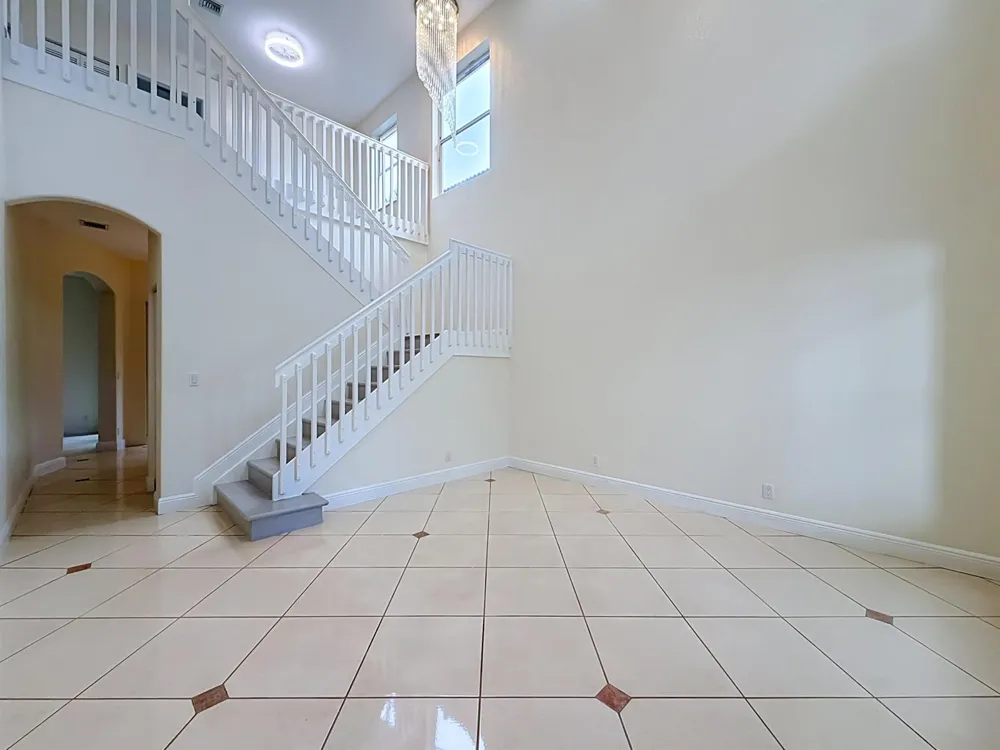 6657 LURAIS DRIVE Lake Worth, FL 33463