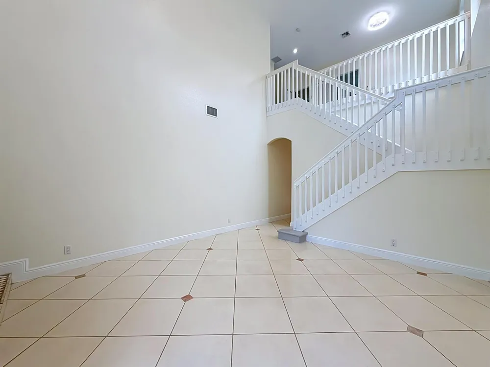 6657 LURAIS DRIVE Lake Worth, FL 33463
