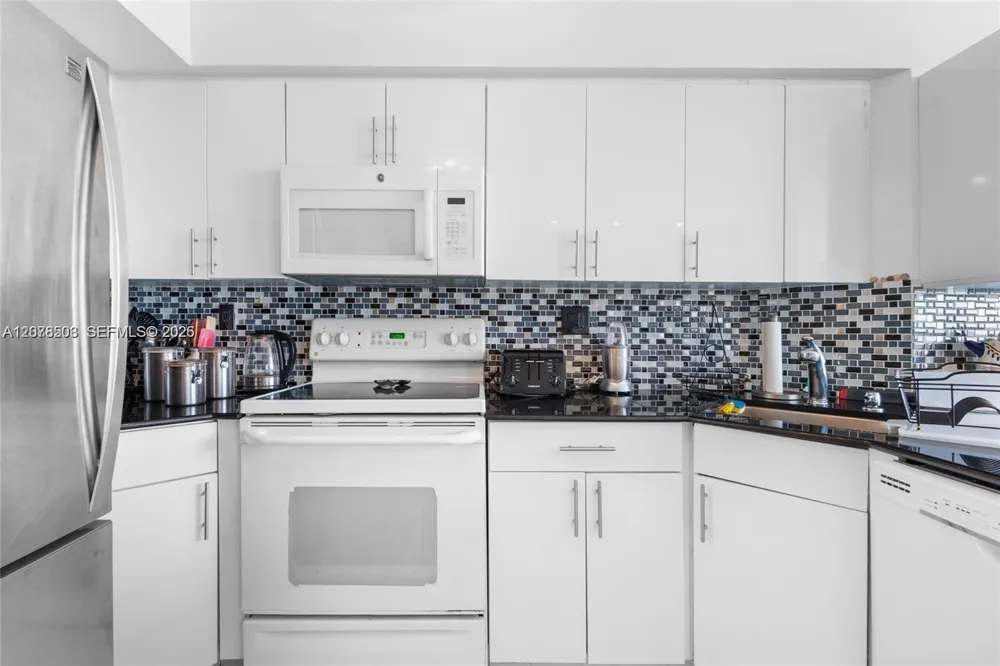 19195 NE 36th Ct #2502 Aventura, FL 33180