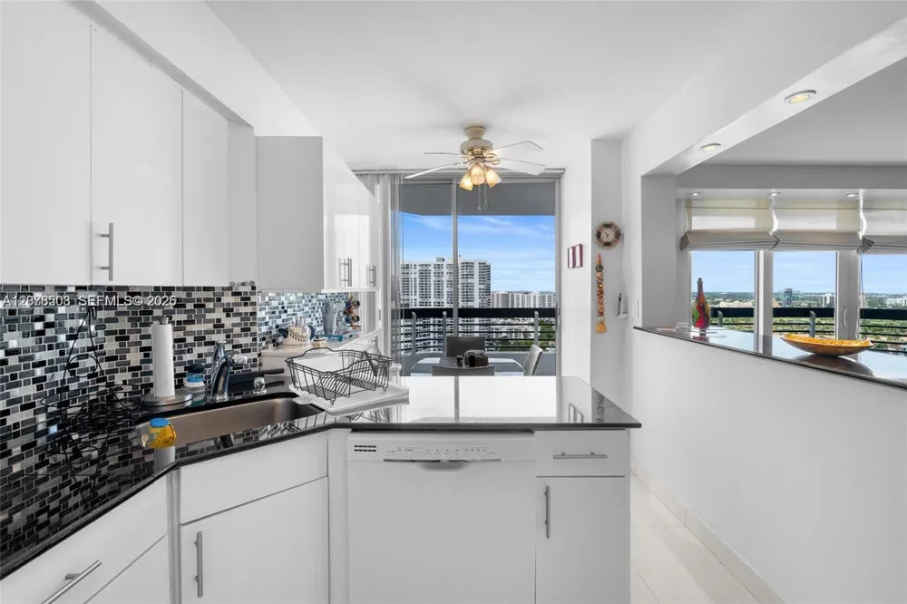 19195 NE 36th Ct #2502 Aventura, FL 33180