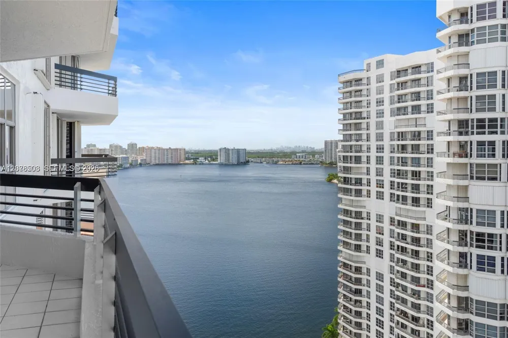 19195 NE 36th Ct #2502 Aventura, FL 33180