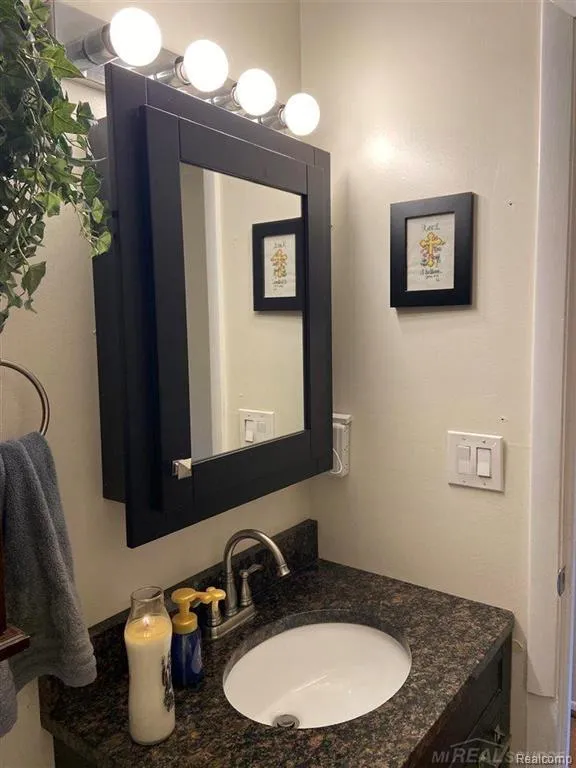 7485 Woodview Street #3 Westland City, MI 48185