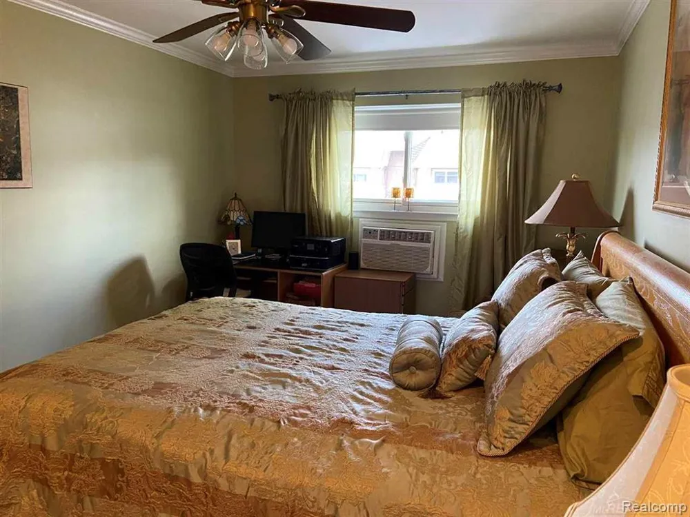 7485 Woodview Street #3 Westland City, MI 48185