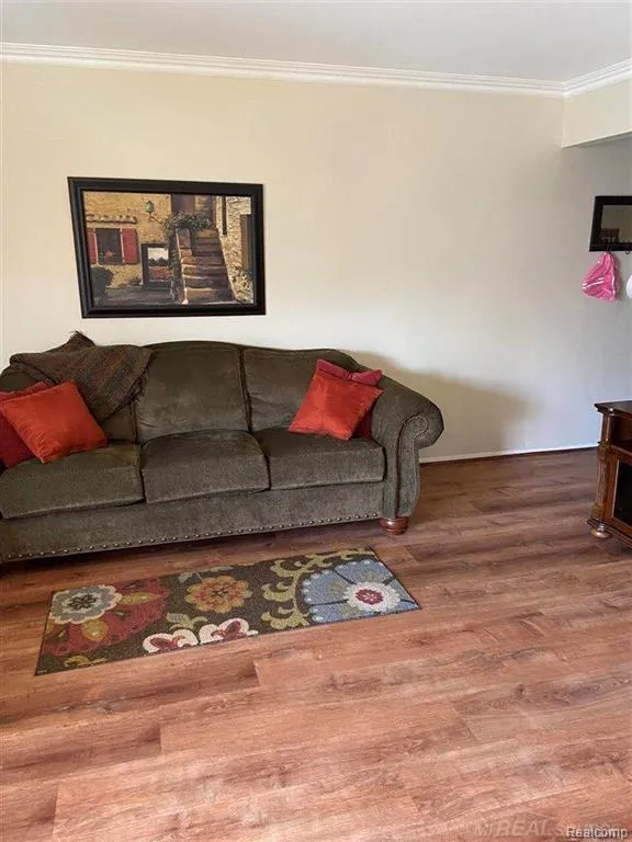 7485 Woodview Street #3 Westland City, MI 48185