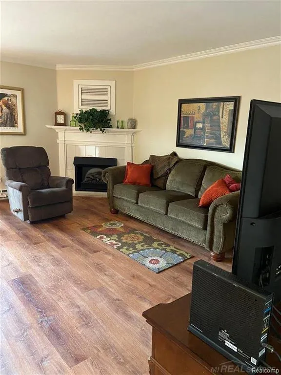 7485 Woodview Street #3 Westland City, MI 48185