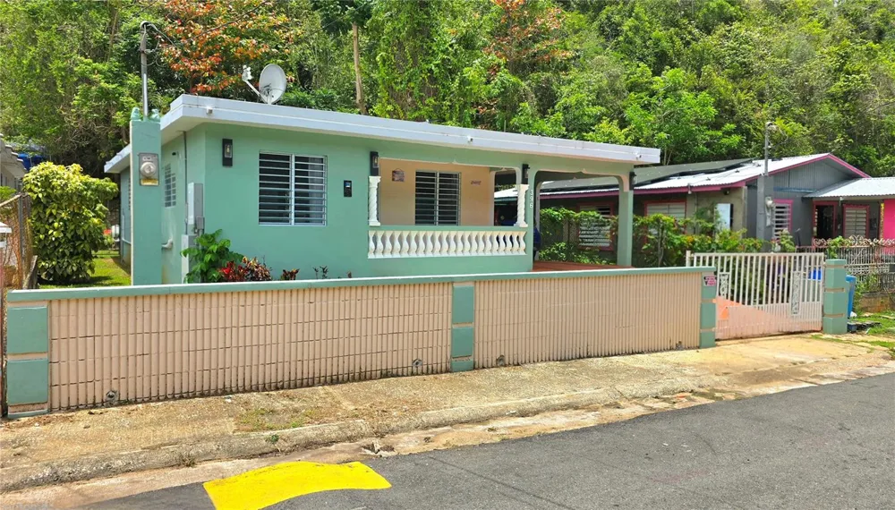 CALLE SAN JUAN BO. CORTES #396 Manati, PR 00674