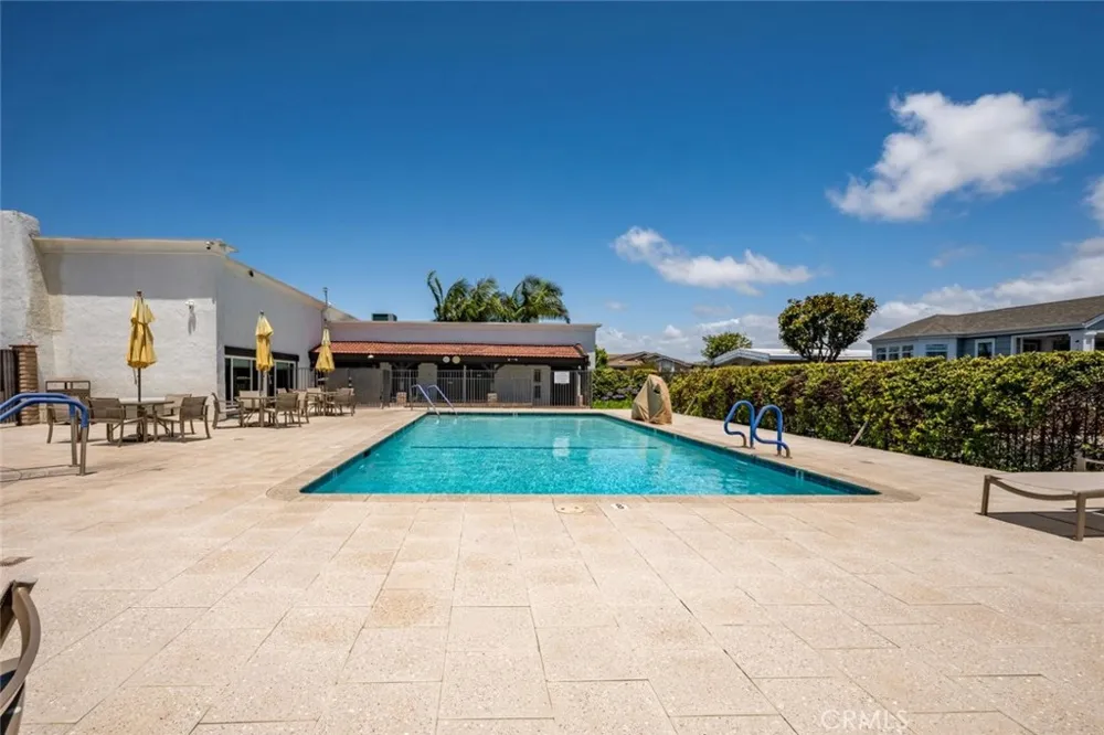 16422 Poipu Ln Huntington Beach, CA 92649