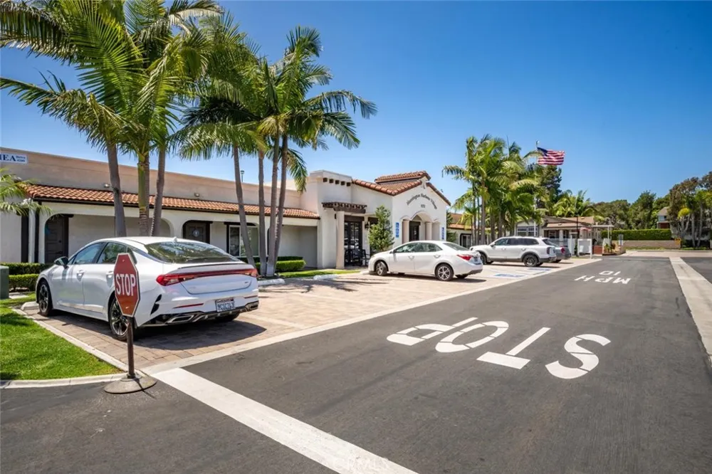 16422 Poipu Ln Huntington Beach, CA 92649