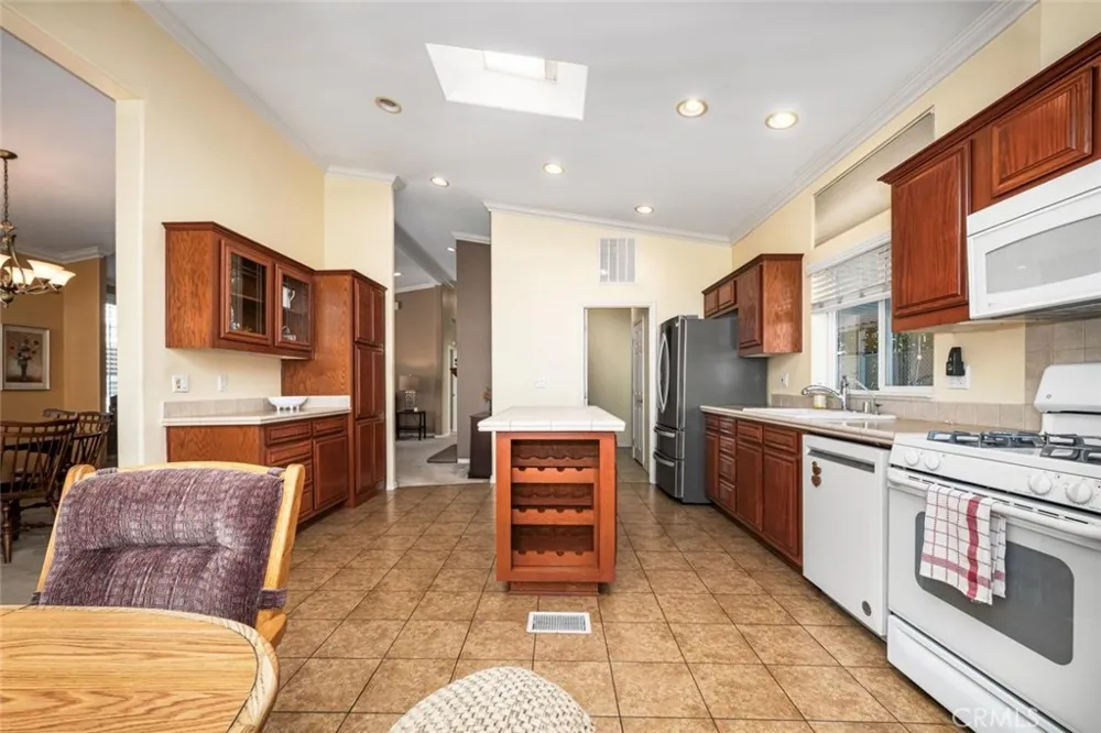 16422 Poipu Ln Huntington Beach, CA 92649