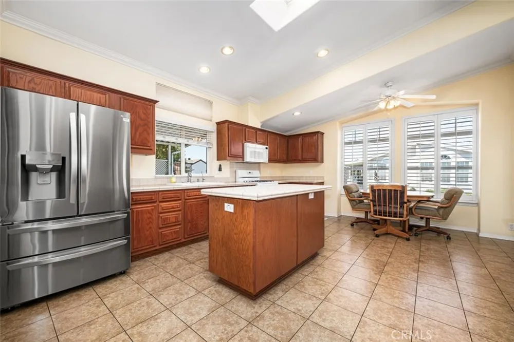 16422 Poipu Ln Huntington Beach, CA 92649