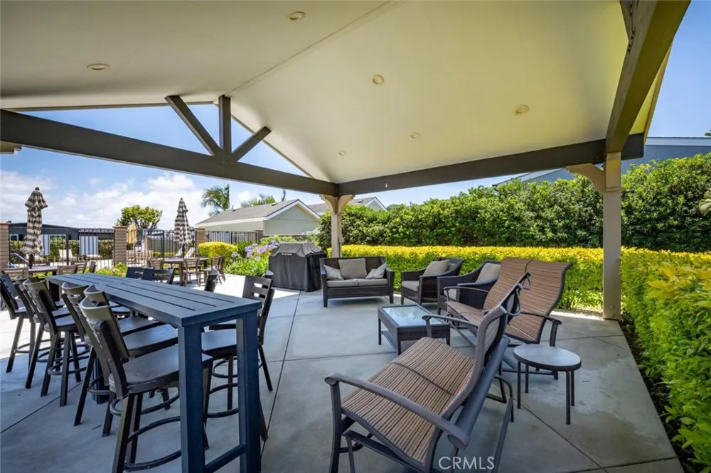 16422 Poipu Ln Huntington Beach, CA 92649