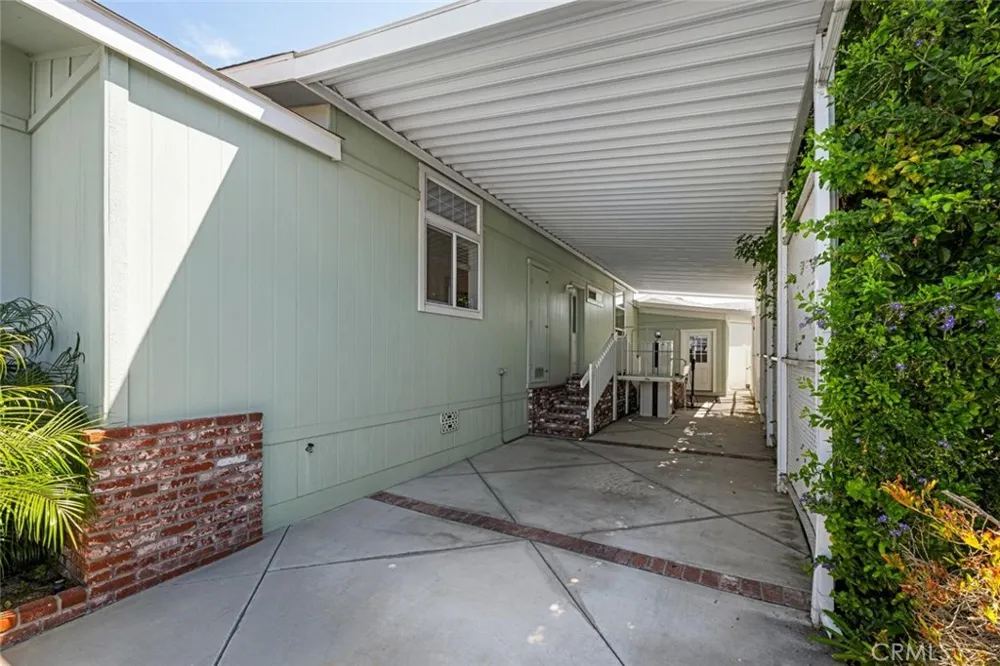 16422 Poipu Ln Huntington Beach, CA 92649