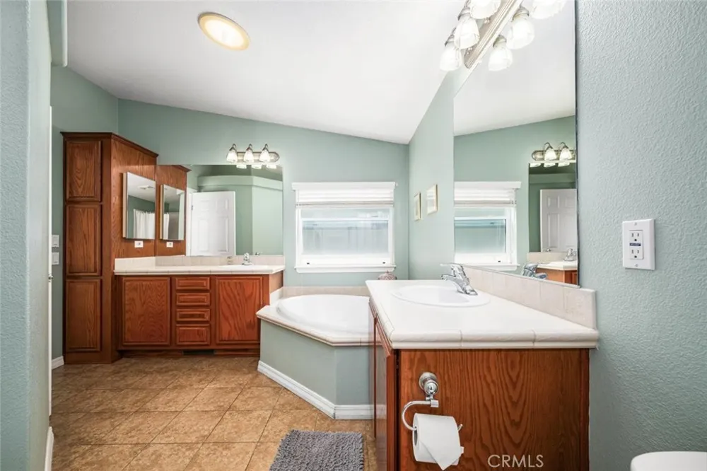 16422 Poipu Ln Huntington Beach, CA 92649