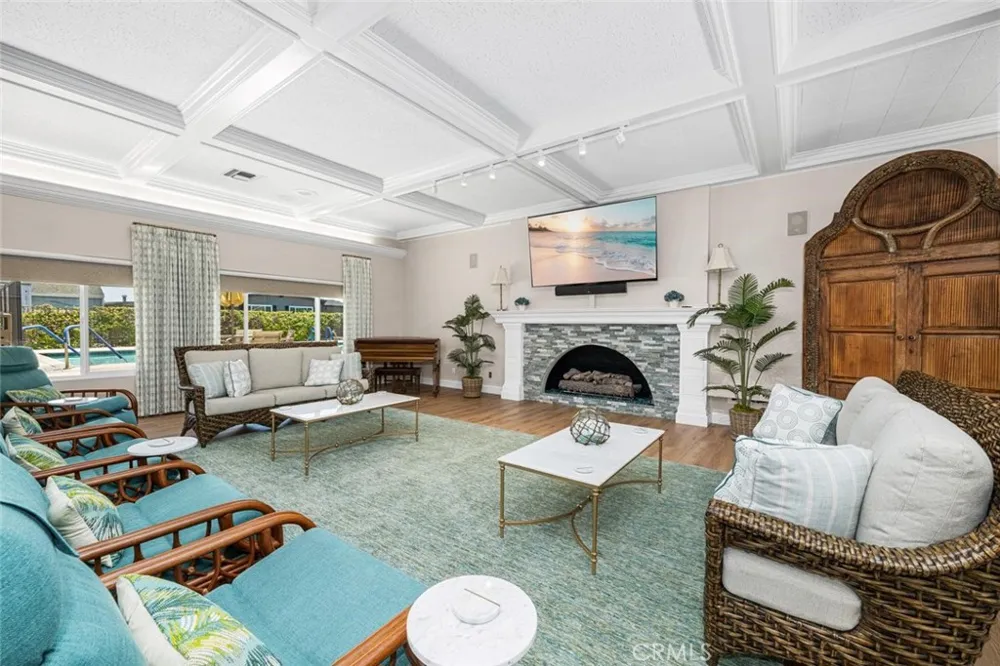16422 Poipu Ln Huntington Beach, CA 92649