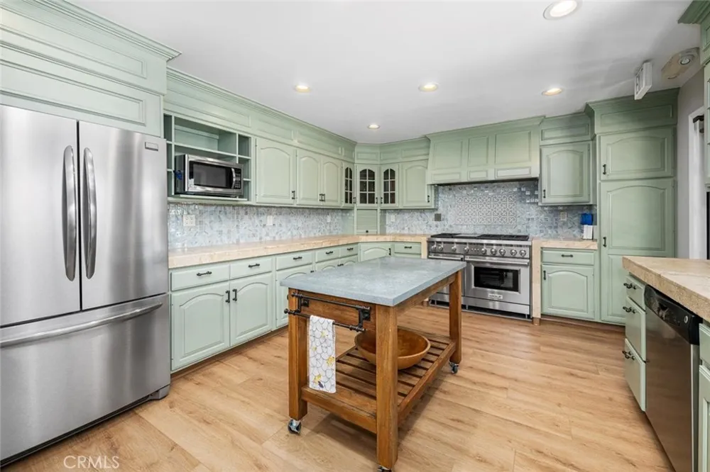 16422 Poipu Ln Huntington Beach, CA 92649