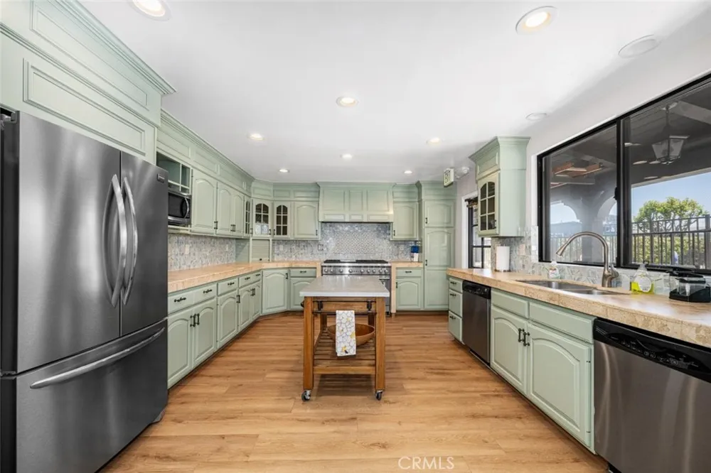 16422 Poipu Ln Huntington Beach, CA 92649