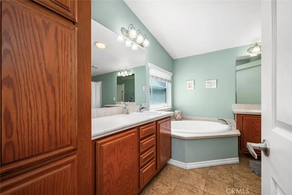 16422 Poipu Ln Huntington Beach, CA 92649