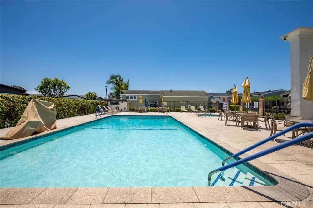 16422 Poipu Ln Huntington Beach, CA 92649