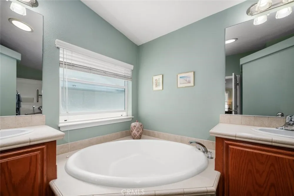 16422 Poipu Ln Huntington Beach, CA 92649