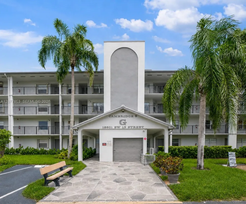 12601 SW 13th St #315G Pembroke Pines, FL 33027