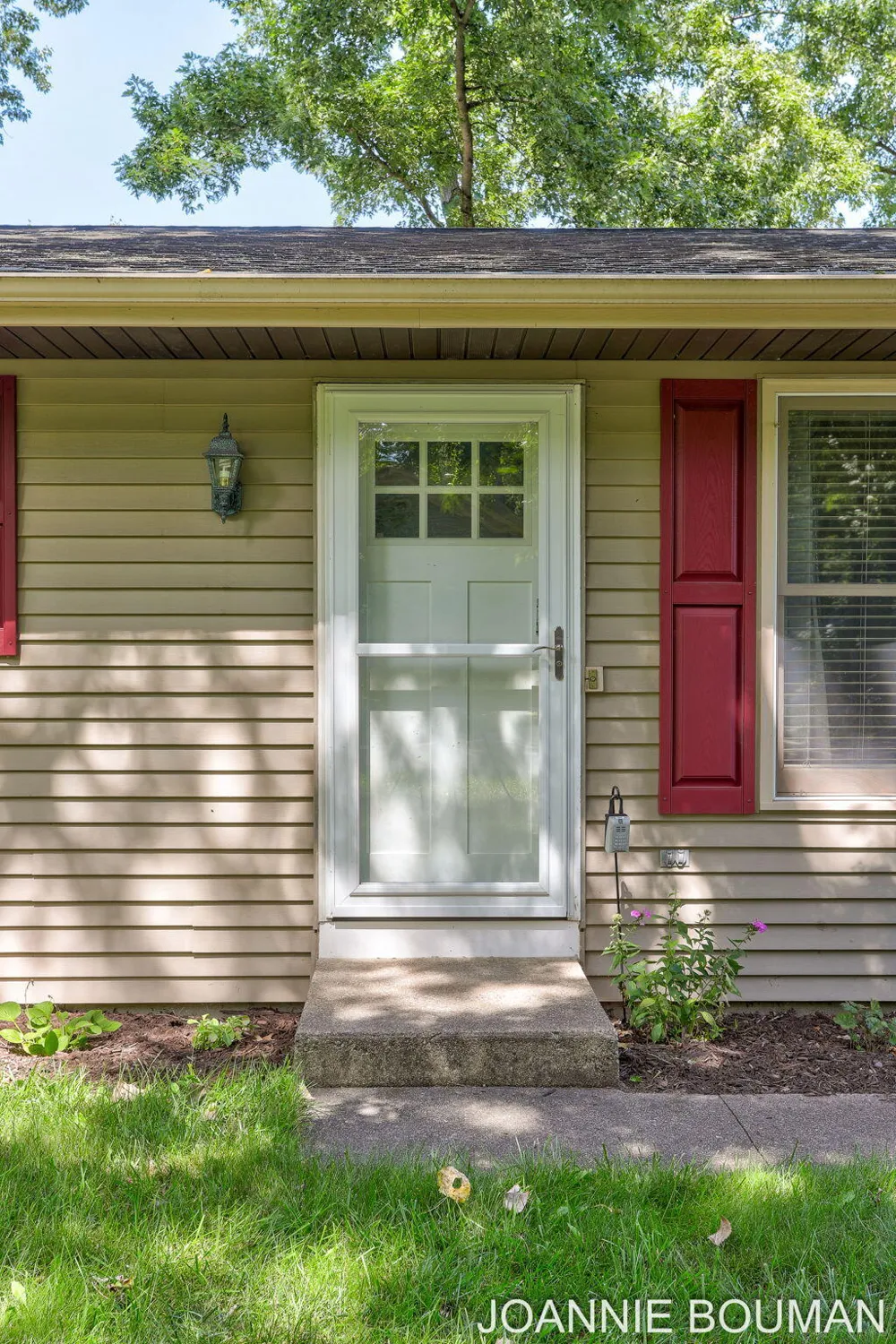 1323 Floral Street Holland City, MI 49423