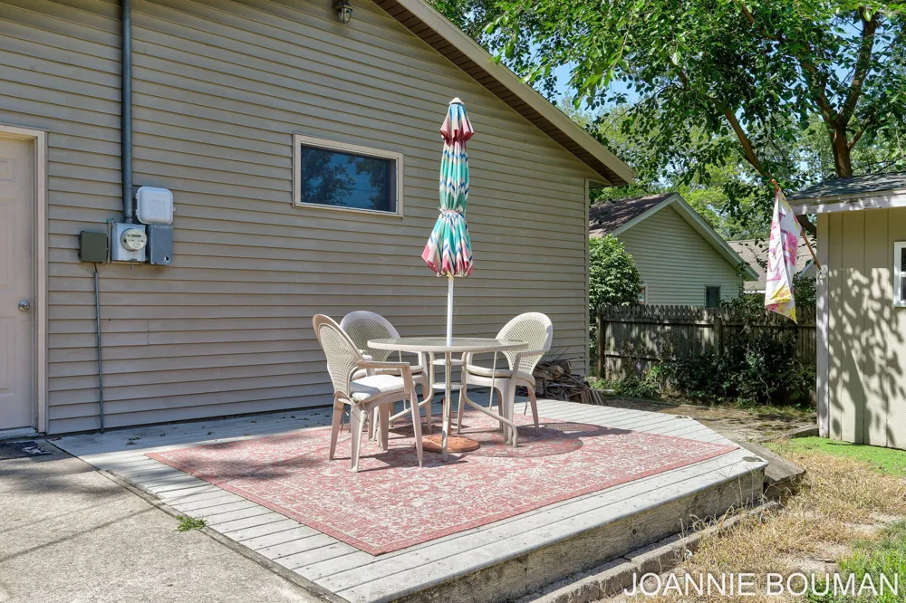 1323 Floral Street Holland City, MI 49423