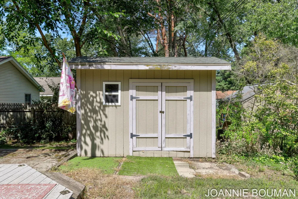 1323 Floral Street Holland City, MI 49423