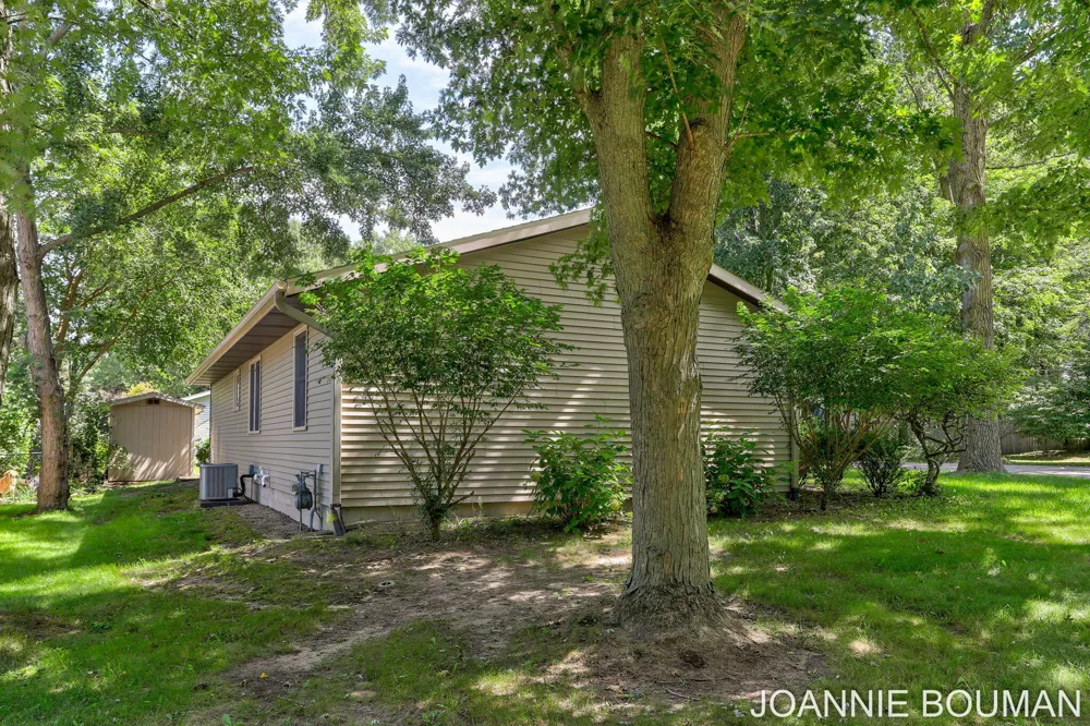 1323 Floral Street Holland City, MI 49423