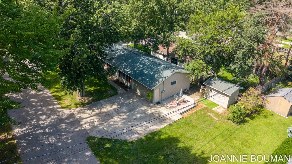 1323 Floral Street Holland City, MI 49423