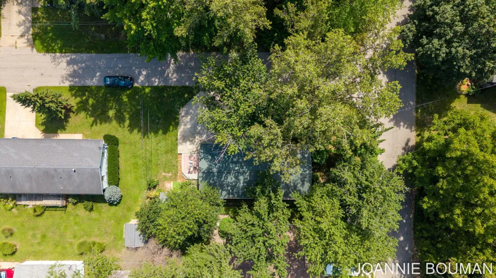 1323 Floral Street Holland City, MI 49423
