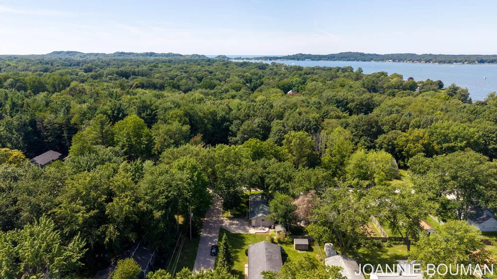 1323 Floral Street Holland City, MI 49423