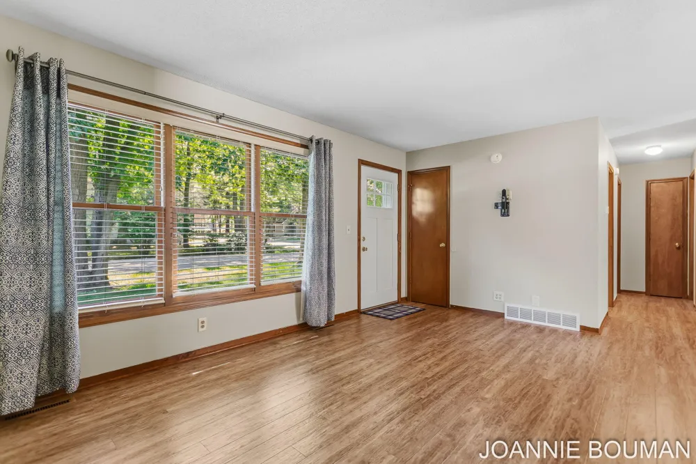 1323 Floral Street Holland City, MI 49423