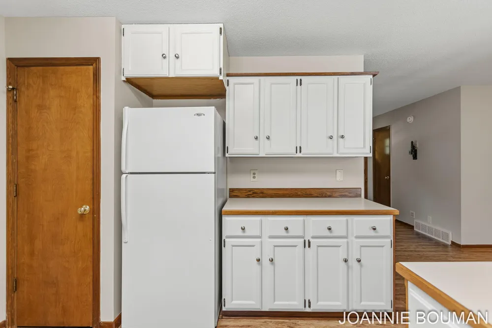 1323 Floral Street Holland City, MI 49423