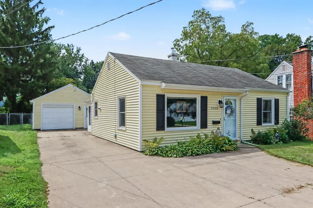 2313 Waverly Street Kalamazoo Charter Township, MI 49006