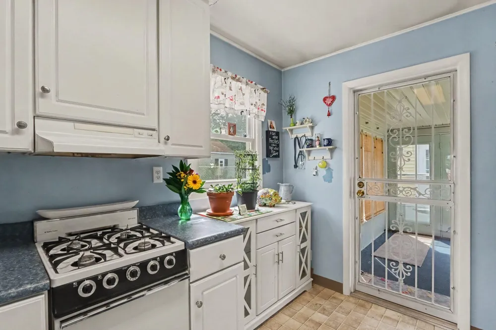 2313 Waverly Street Kalamazoo Charter Township, MI 49006