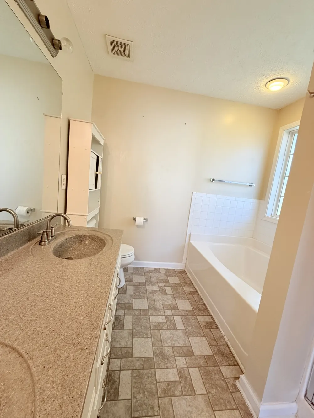 1378 Mountain Way Clarksville, TN 37043