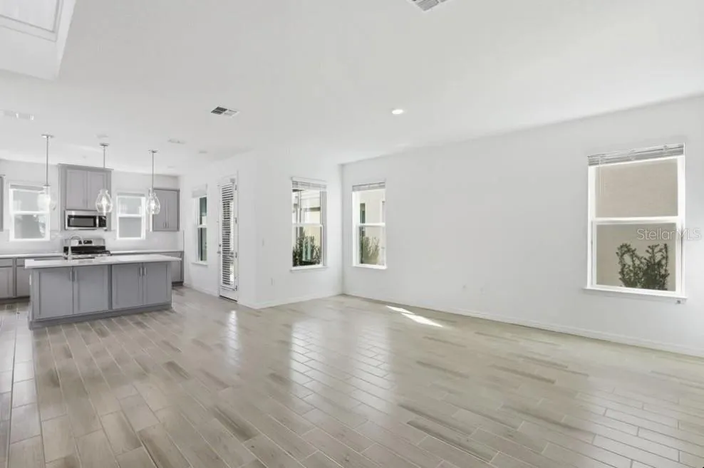 14751 FIELD DAISY DRIVE Winter Garden, FL 34787
