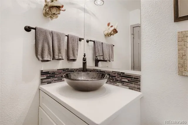 5335 S Flanders Way Centennial, CO 80015