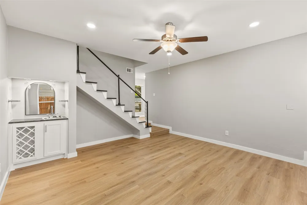 6738 Eastridge Drive #106 Dallas, TX 75231