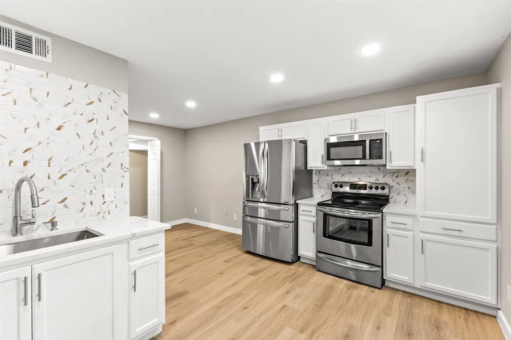 6738 Eastridge Drive #106 Dallas, TX 75231
