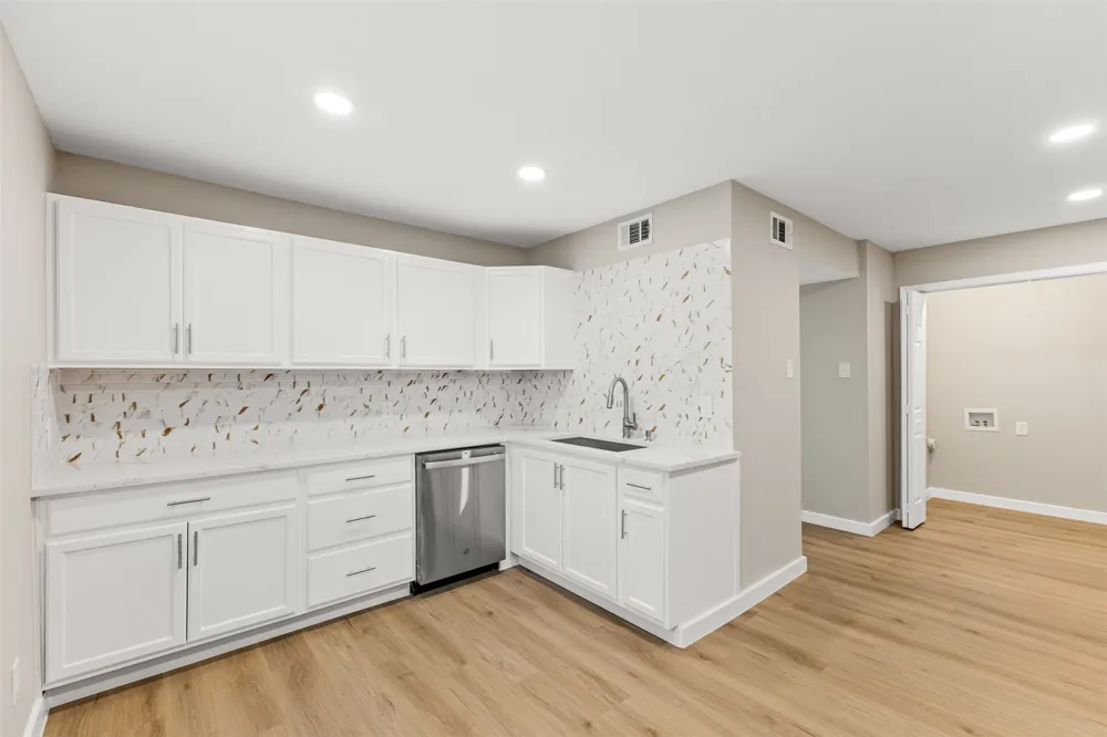 6738 Eastridge Drive #106 Dallas, TX 75231