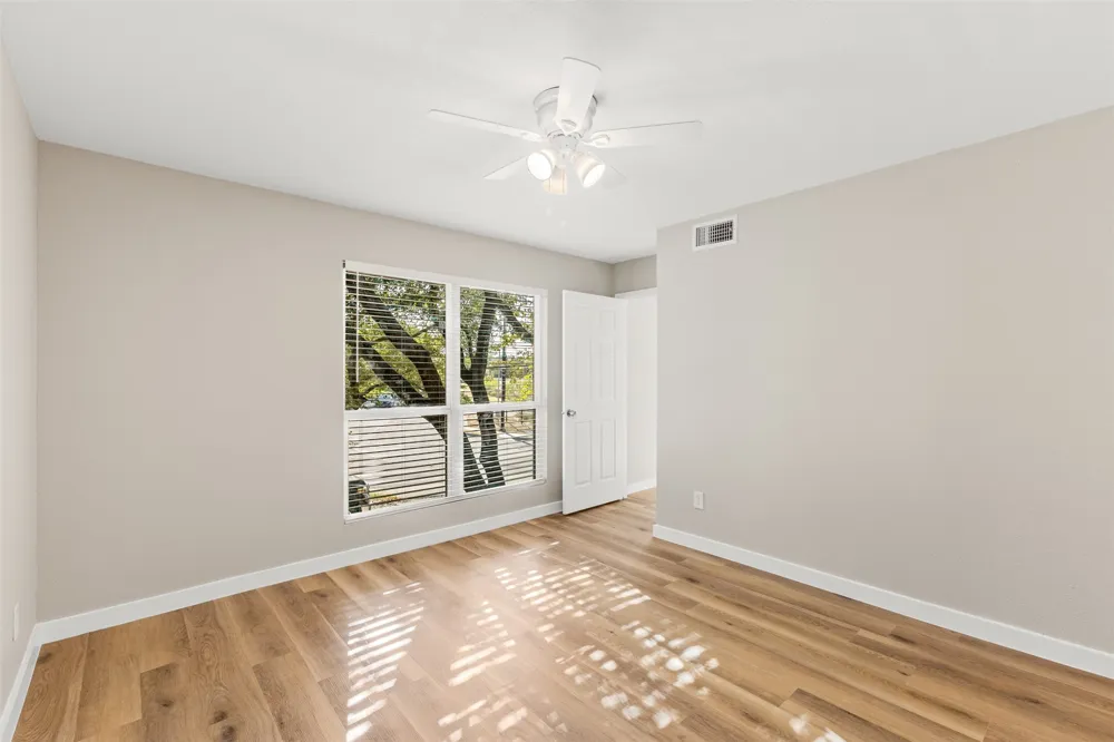 6738 Eastridge Drive #106 Dallas, TX 75231