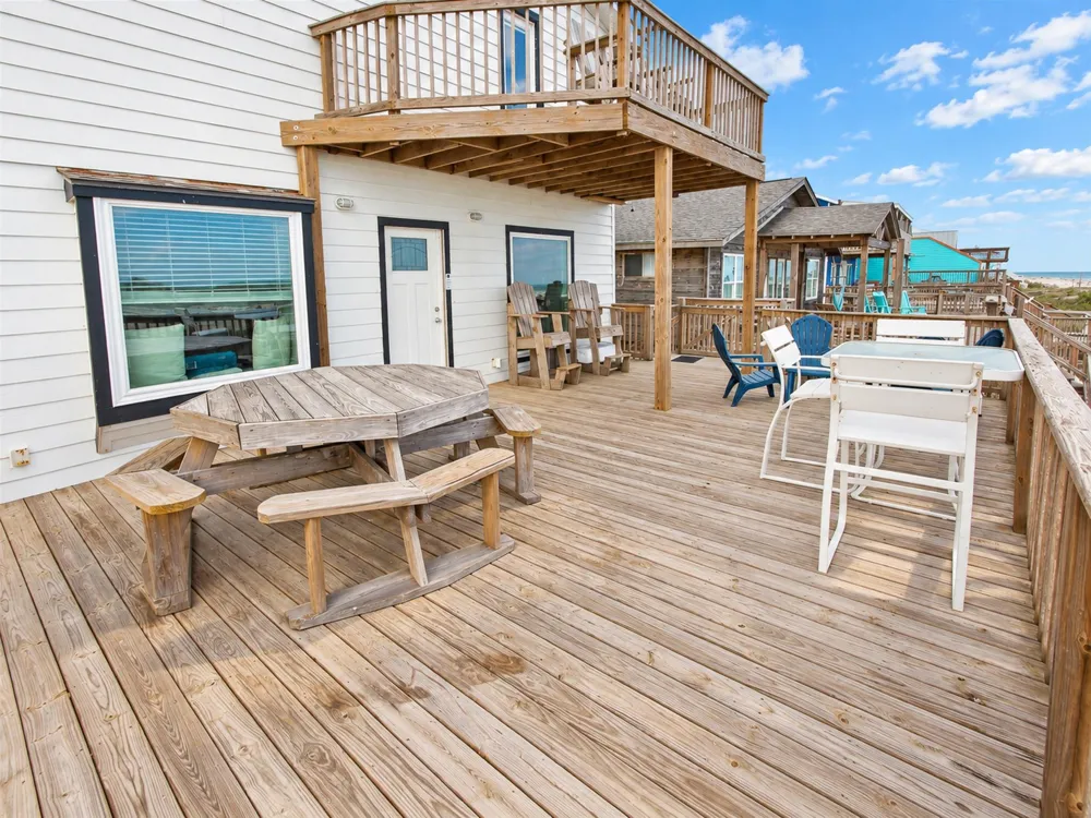1648 Sandpebble Place Surfside Beach, TX 77541