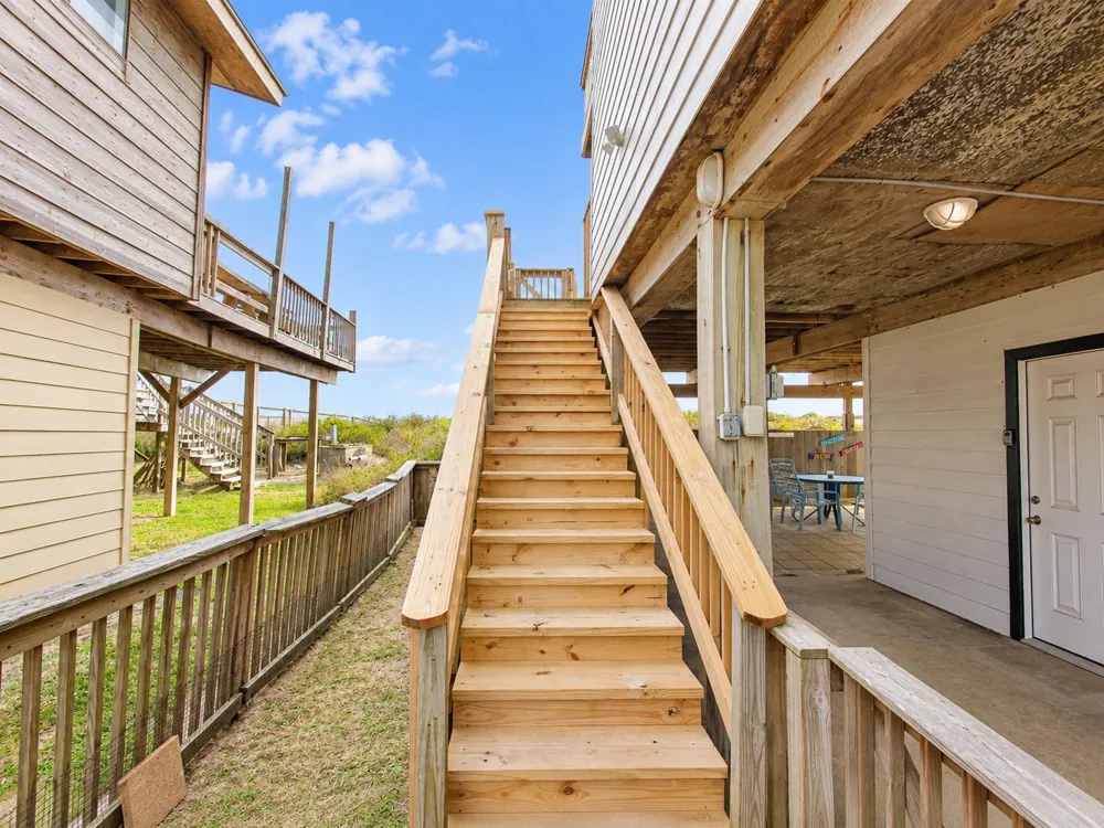 1648 Sandpebble Place Surfside Beach, TX 77541