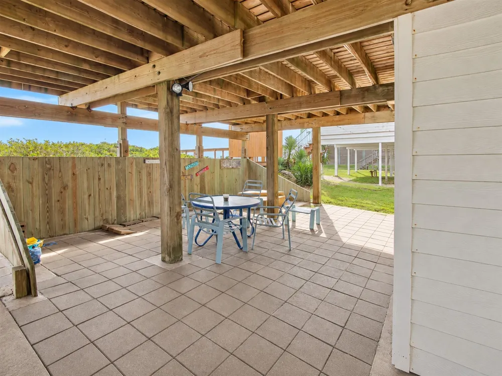 1648 Sandpebble Place Surfside Beach, TX 77541