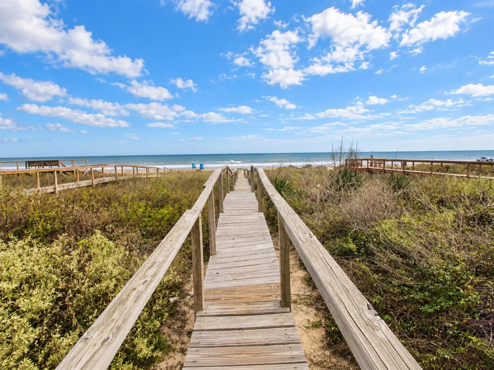 1648 Sandpebble Place Surfside Beach, TX 77541