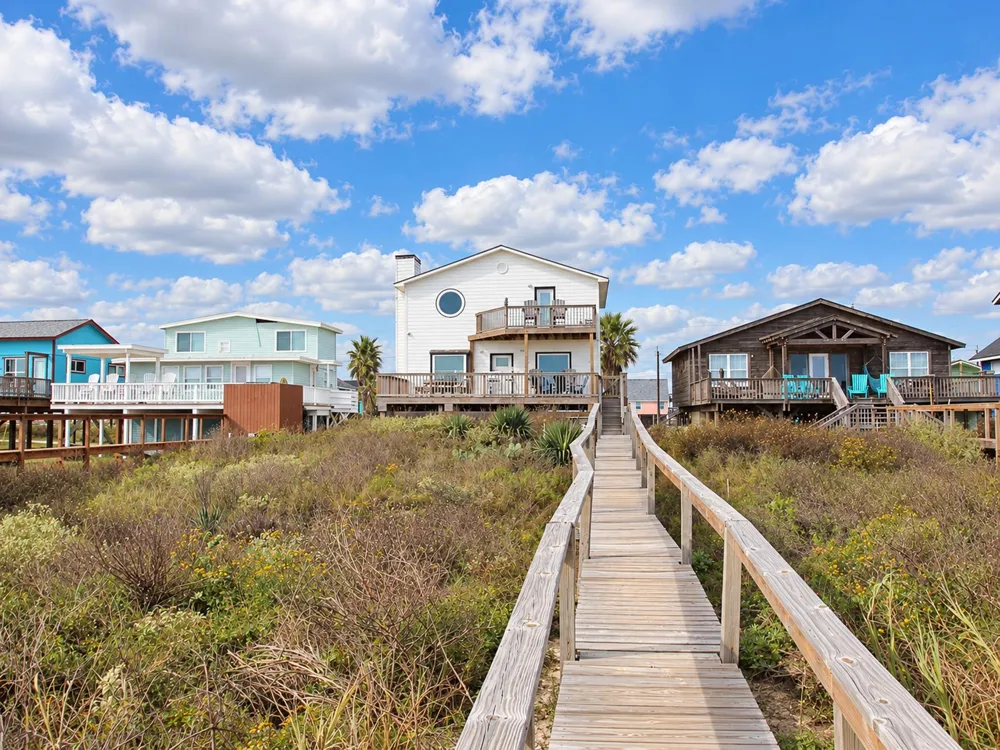 1648 Sandpebble Place Surfside Beach, TX 77541