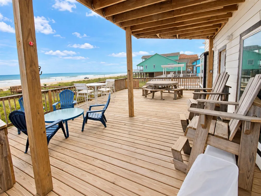 1648 Sandpebble Place Surfside Beach, TX 77541