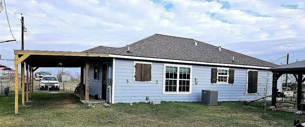 98 Dog Fish Drive Palacios, TX 77465